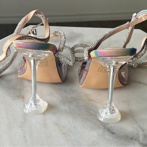 Rhinestone clear bow heels. - Picture 7 of 11